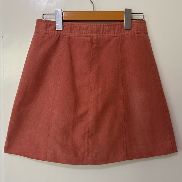 Divided| H&M| Cute A-Line Pinky-Orange Snap Front Faux Suede Mini Skirt Sz 4 - Picture 2 of 4